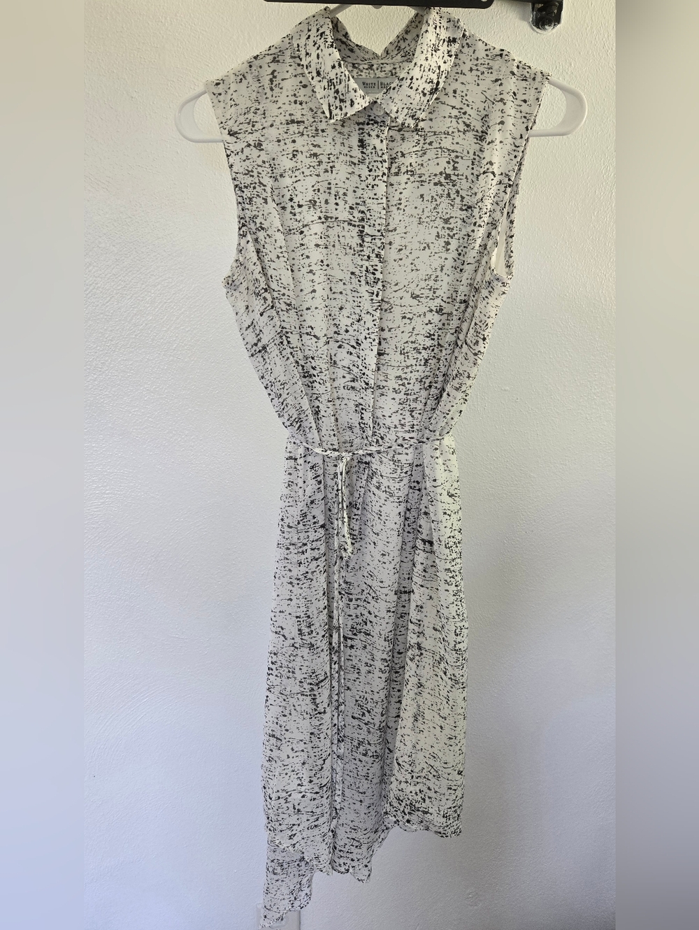 White House Black Market Black & White Sleeveless Asymmetrical Tie Waist Dress